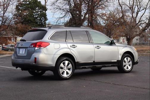 2010 Subaru Outback 3.6 R Limited
