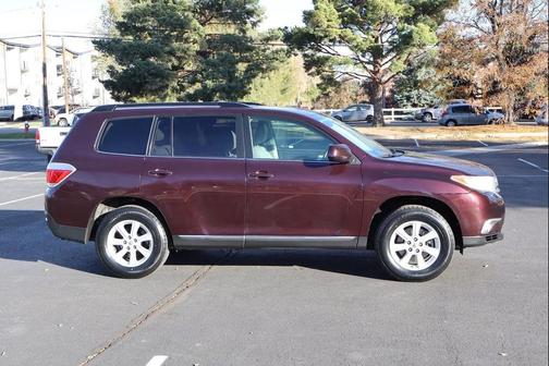 2013 Toyota Highlander SE