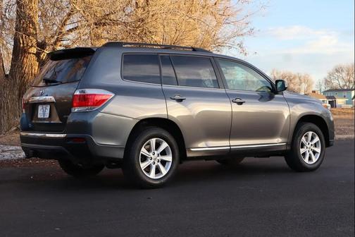 2011 Toyota Highlander SE