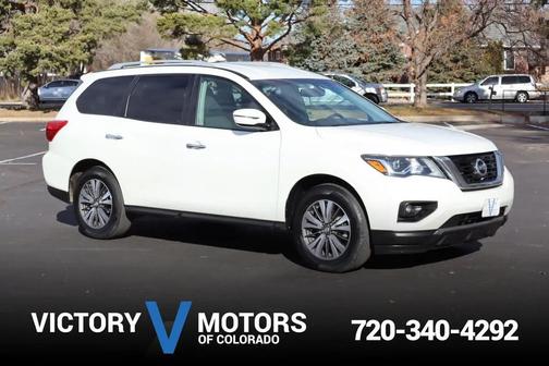 2017 Nissan Pathfinder SV