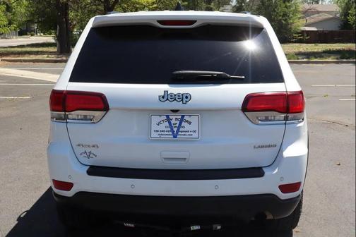 Bright White Clearcoat 2020 Jeep Grand Cherokee Laredo