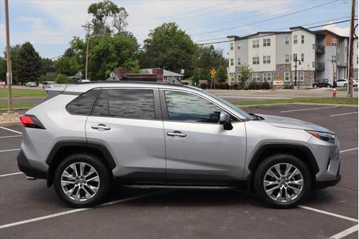 2022 Toyota RAV4 XLE Premium