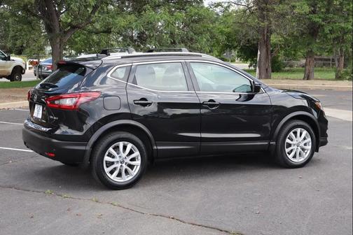 Magnetic Black Pearl 2020 Nissan Rogue Sport SV