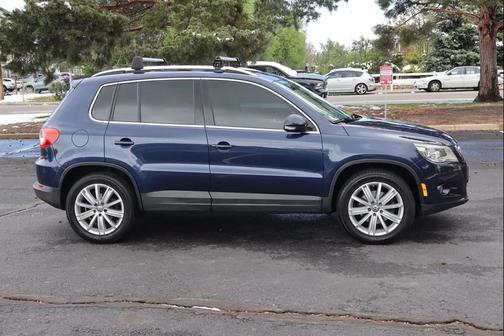 Blue 2011 Volkswagen Tiguan SEL