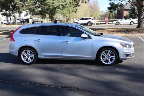 2015 Volvo V60 T5 Platinum