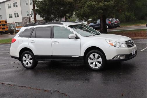 Satin White Pearl 2011 Subaru Outback 2.5 i Premium