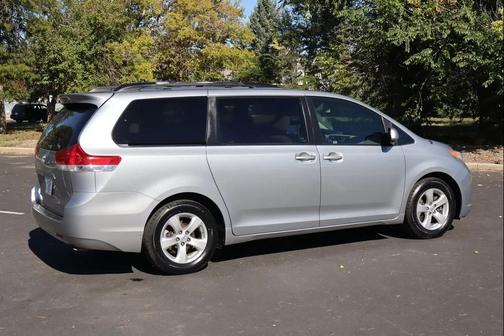 2011 Toyota Sienna LE