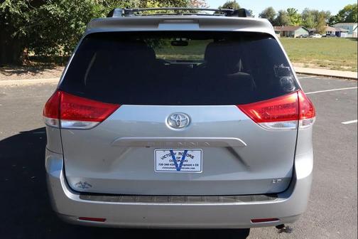 2011 Toyota Sienna LE