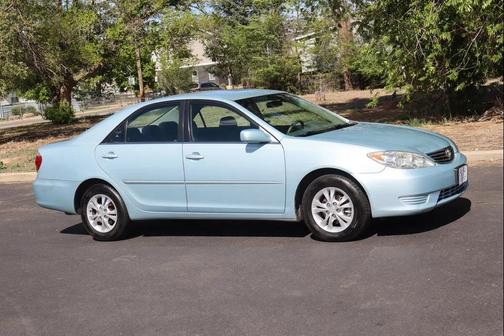 Sky Blue Pearl 2005 Toyota Camry LE V6