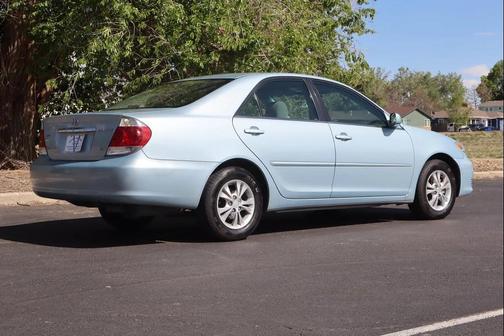 Sky Blue Pearl 2005 Toyota Camry LE V6