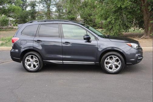 Ice Silver Metallic 2017 Subaru Forester 2.5i Touring