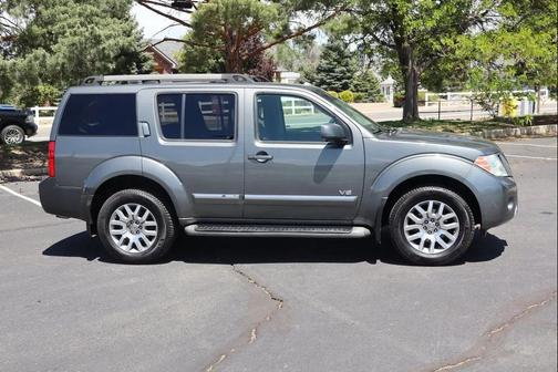 Silver Lightning Metallic 2008 Nissan Pathfinder LE