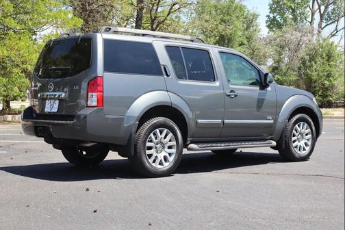 Silver Lightning Metallic 2008 Nissan Pathfinder LE