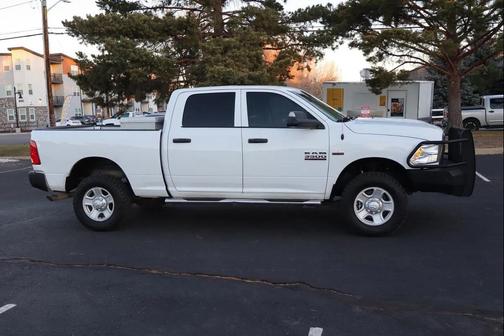 2017 RAM 3500 Tradesman Crew Cab 4x4 6'4' Box