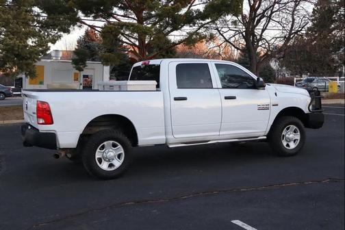 2017 RAM 3500 Tradesman Crew Cab 4x4 6'4' Box