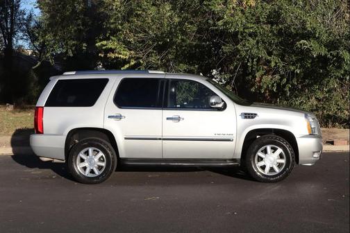 2011 Cadillac Escalade Base