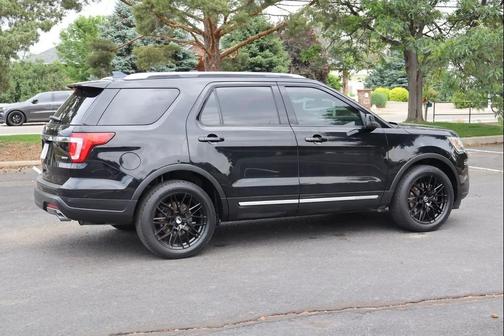 Shadow Black 2018 Ford Explorer XLT