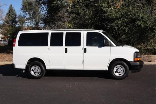 2017 Chevrolet Express 2500 LS