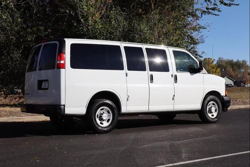 2017 Chevrolet Express 2500 LS