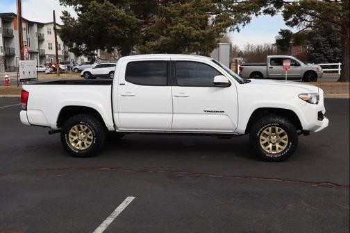 2017 Toyota Tacoma SR5