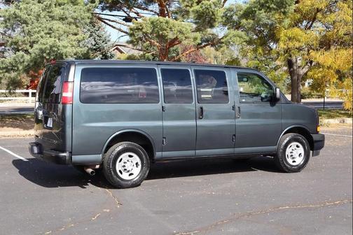 2017 Chevrolet Express 2500 LS