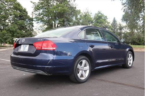 2013 Volkswagen Passat 2.0 TDI SE w/ Sunroof