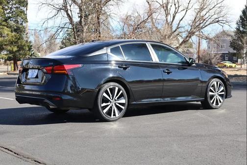 2020 Nissan Altima SR FWD