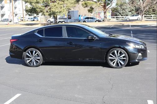 2020 Nissan Altima SR FWD