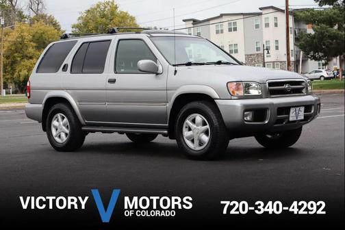 2001 Nissan Pathfinder LE