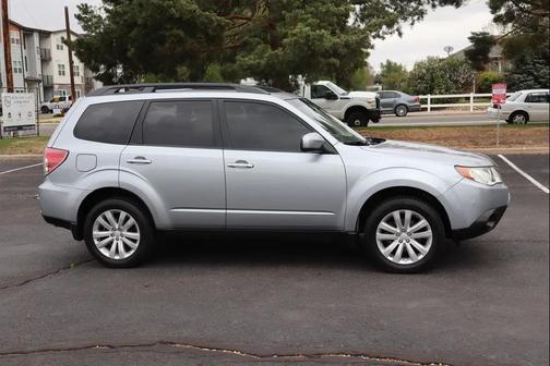 Ice Silver Metallic 2012 Subaru Forester 2.5X Premium