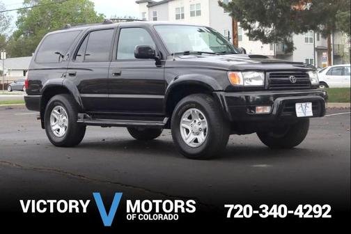 Black 2000 Toyota 4Runner SR5