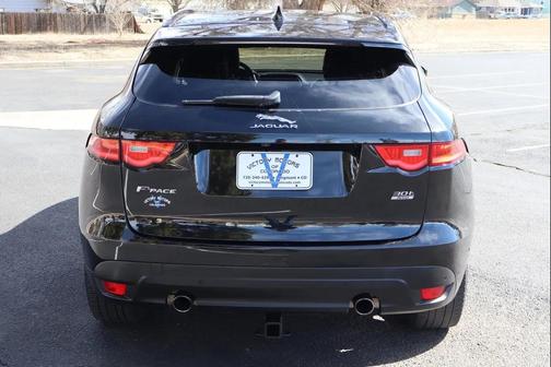 2018 Jaguar F-PACE 30t R-Sport