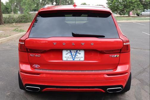 Passion Red 2018 Volvo XC60 Recharge Plug-In Hybrid T8 R-Design