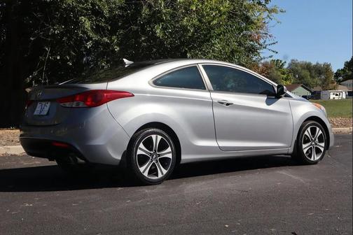2013 Hyundai ELANTRA SE