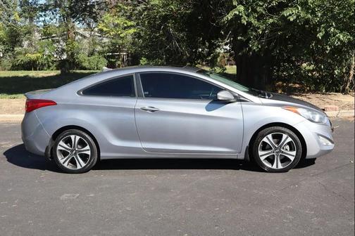 2013 Hyundai ELANTRA SE