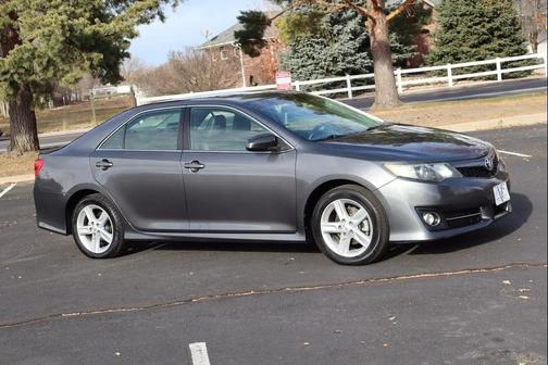 2014 Toyota Camry SE
