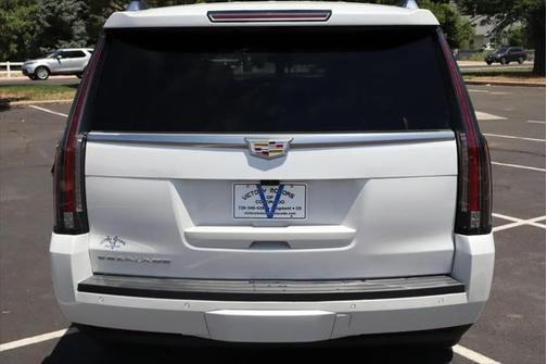 2020 Cadillac Escalade Luxury