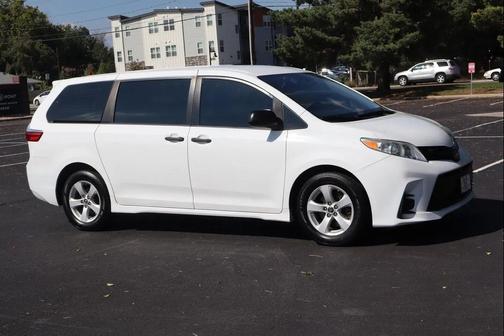 2018 Toyota Sienna SE