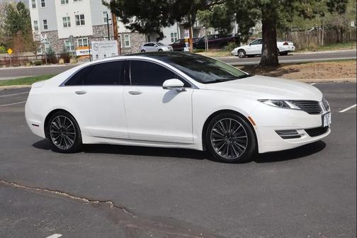 White Platinum Metallic Tri-Coat 2016 Lincoln MKZ Base