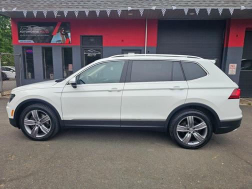 Pure White 2018 Volkswagen Tiguan 2.0T SEL
