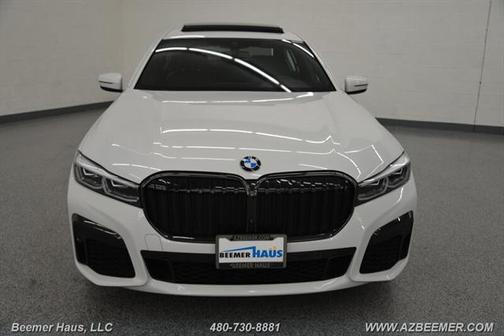 2022 BMW 740 i