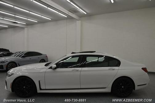 2022 BMW 740 i