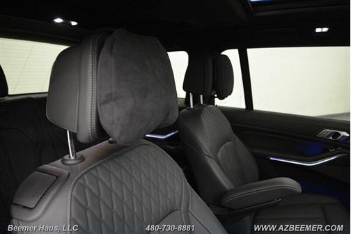 2022 BMW X7 M50i