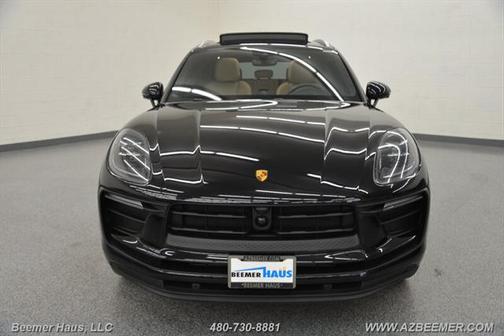2023 Porsche Macan Base