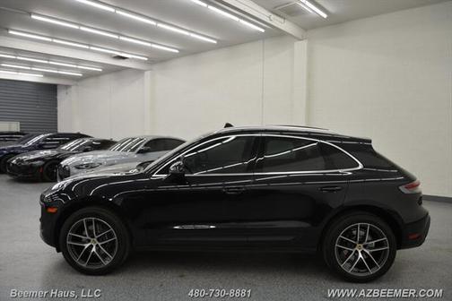 2023 Porsche Macan Base