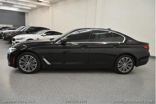 Black Sapphire Metallic 2019 BMW 530e iPerformance