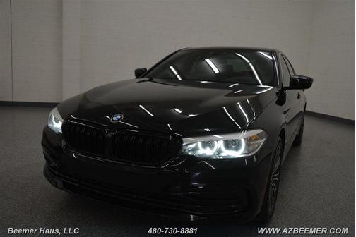 Black Sapphire Metallic 2019 BMW 530e iPerformance