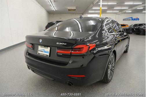Black Sapphire Metallic 2019 BMW 530e iPerformance