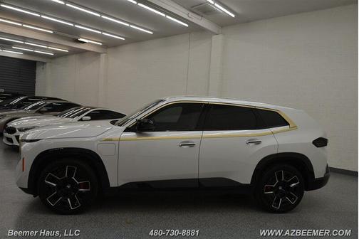 Mineral White Metallic 2024 BMW XM