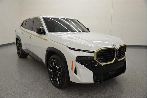 Mineral White Metallic 2024 BMW XM